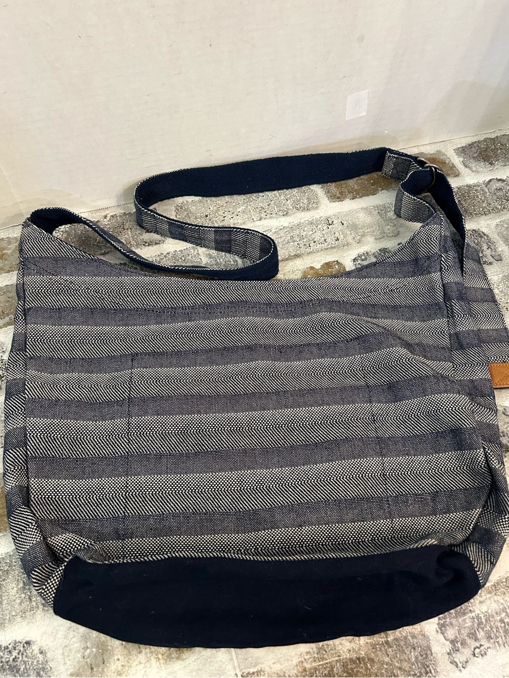 Thirty-One Gifts Retro Metro Hobo Bag Gray and Navy Striped crossbody